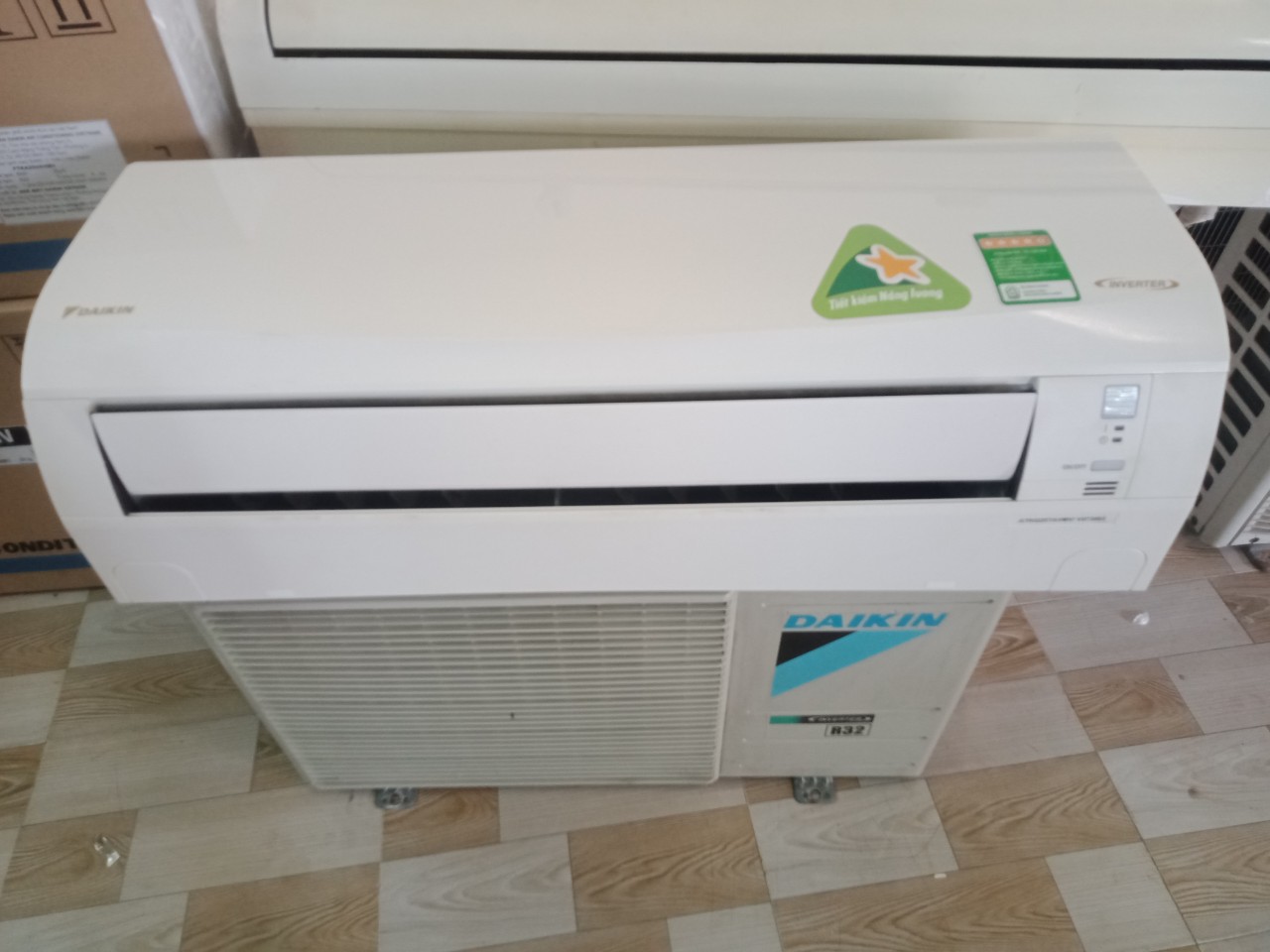 Điều hòa Daikin Inverter 1HP mới 95%